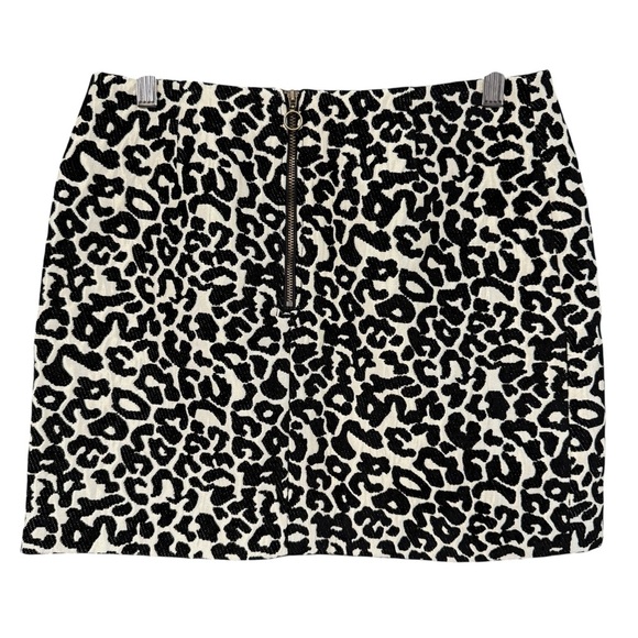 Kendall & Kylie Leopard Print Mini Skirt Women’s Small Back Zip - Picture 2 of 8